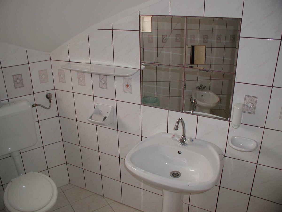Parish Bull Hotel Кишварда Номер фото